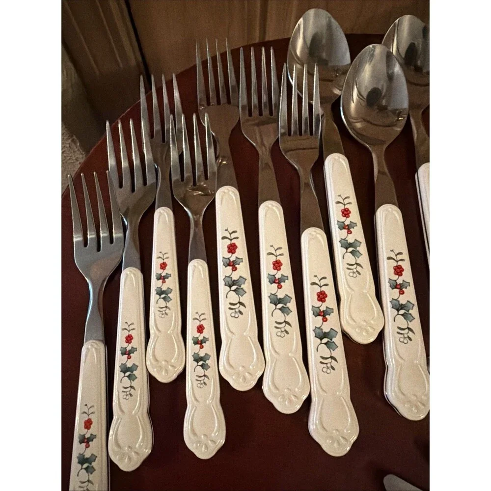 Pfaltzgraff winterberry flatware